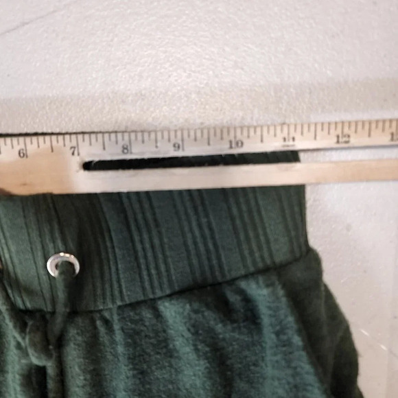 Lavish Lounge High Waisted Drawstring Elastic Waist Knit Jogger Pant Size 4 NWOT - Picture 10 of 12